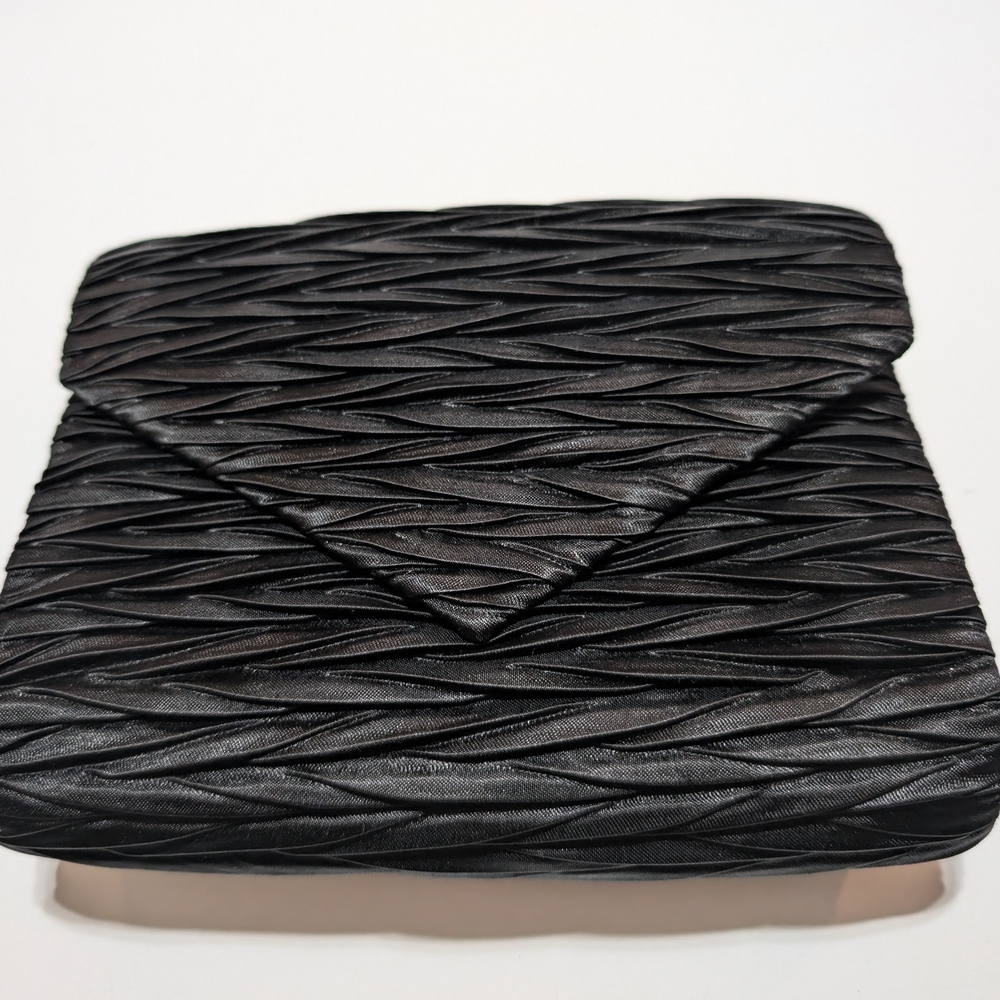 La Regale Black Pleated Clutch
